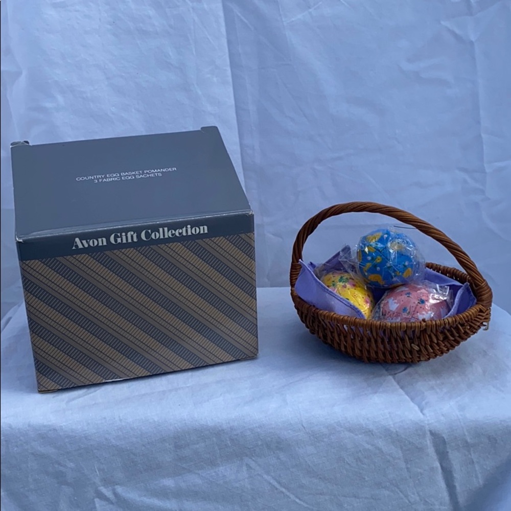 NIB Vintage Avon Country Egg Basket Pomander